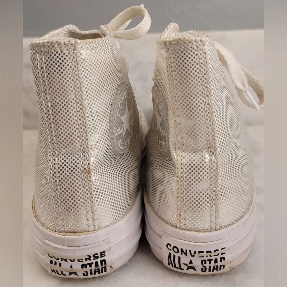 Converse Chuck Taylor Allstars High Tops - White Metallic Size 1